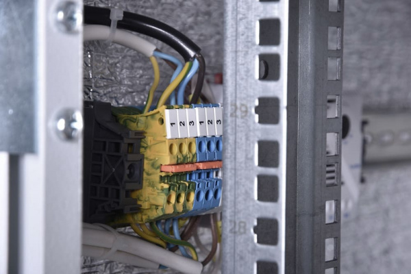 Телекоммуникационный шкаф ЦМО ШТВ-1-24.7.6-43АА-Т1 Телекоммуникационный шкаф ЦМО ШТВ-1-24.7.6-43АА-Т1